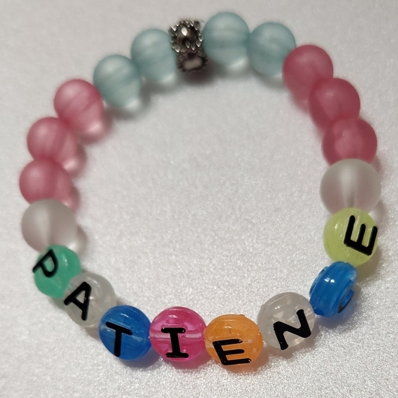 Hand Crafted Stretch Bracelet Beaded Glow in the Dark Med. Green Blue Yellow - Picture 4 of 9